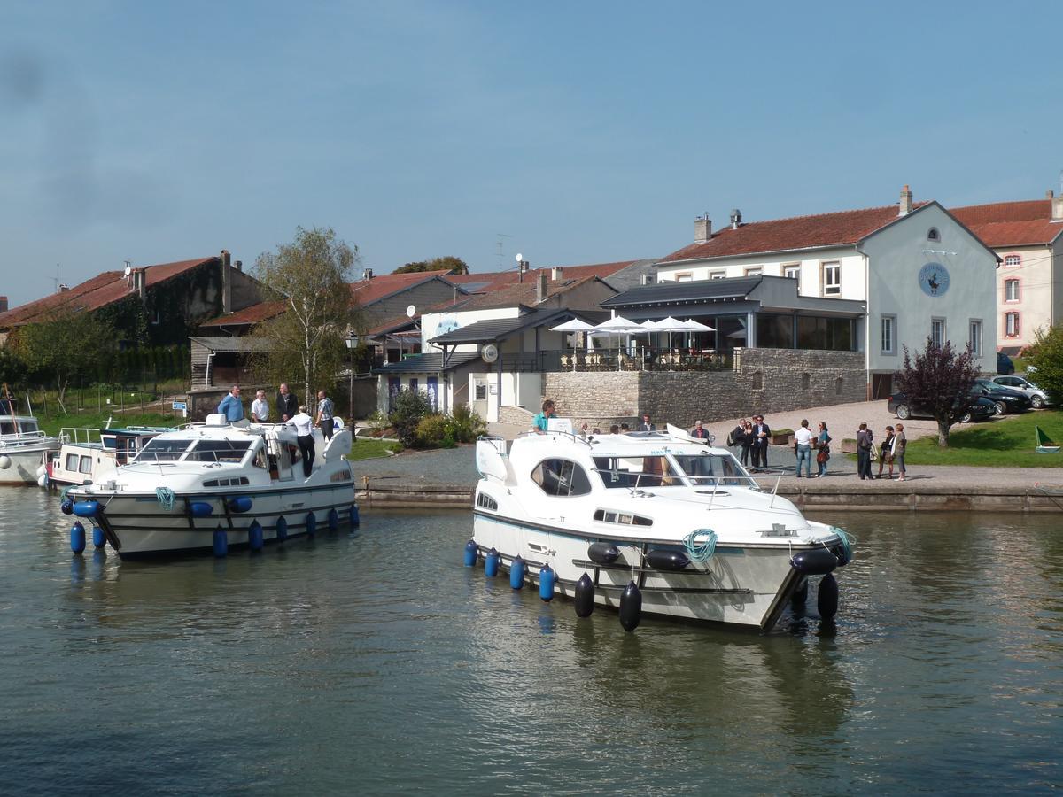 فيلا Domaine Du Port Sainte Marie Maizieres-les-Vic المظهر الخارجي الصورة