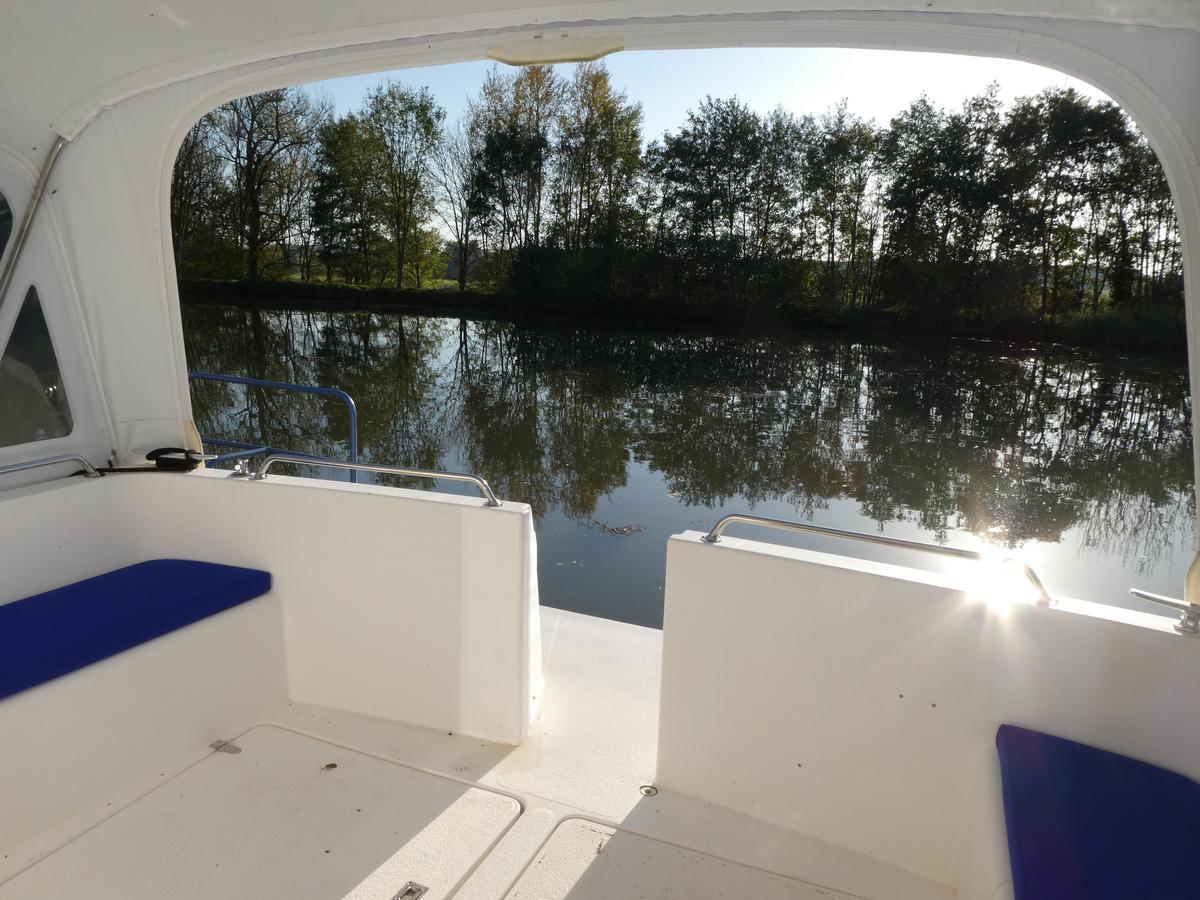 فيلا Domaine Du Port Sainte Marie Maizieres-les-Vic المظهر الخارجي الصورة